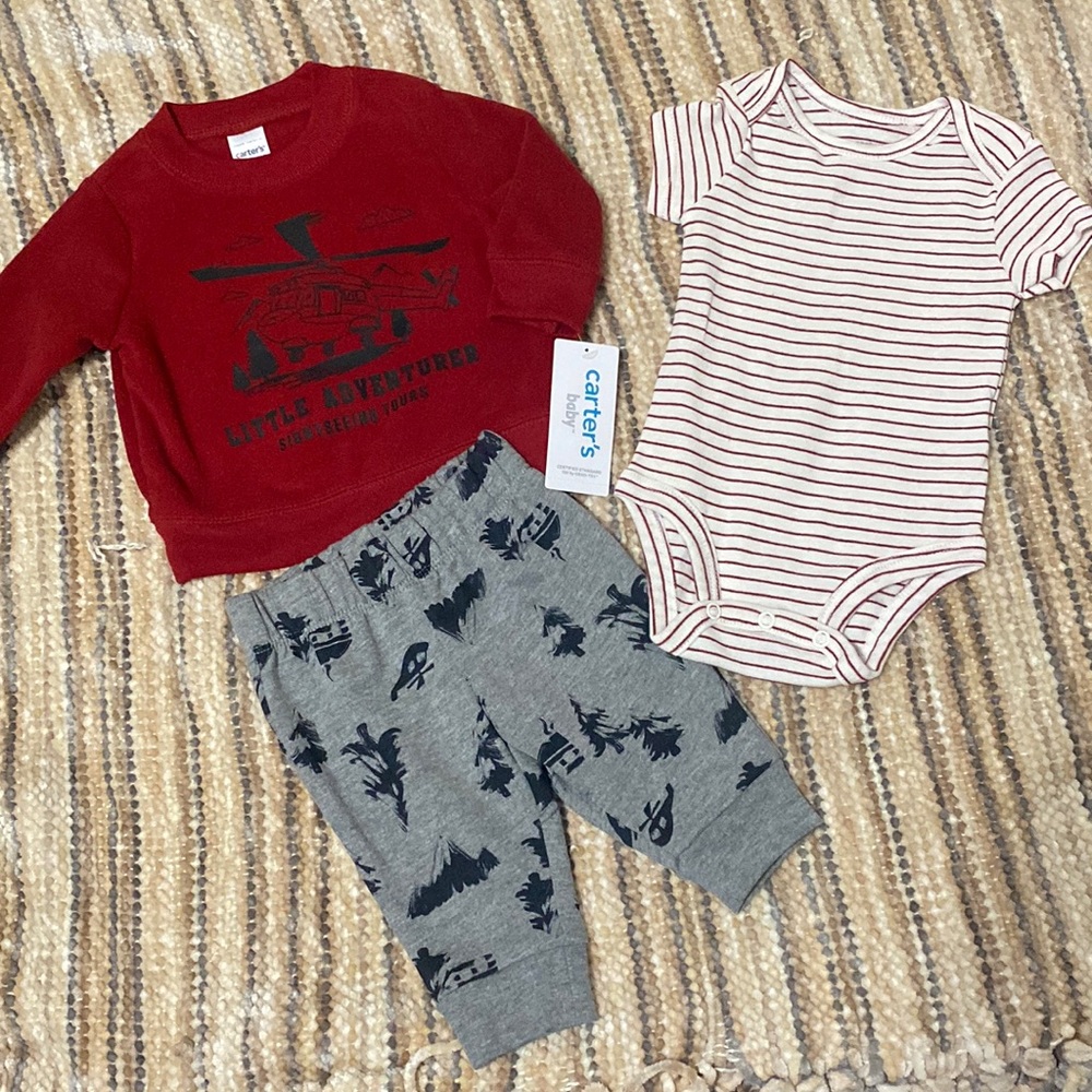 NEW. Carter’s 3-piece baby boy matching Outfit. Size 3 months.